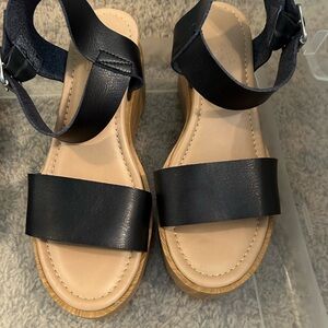 Universal thread Black Leather Women's Platform Sandals